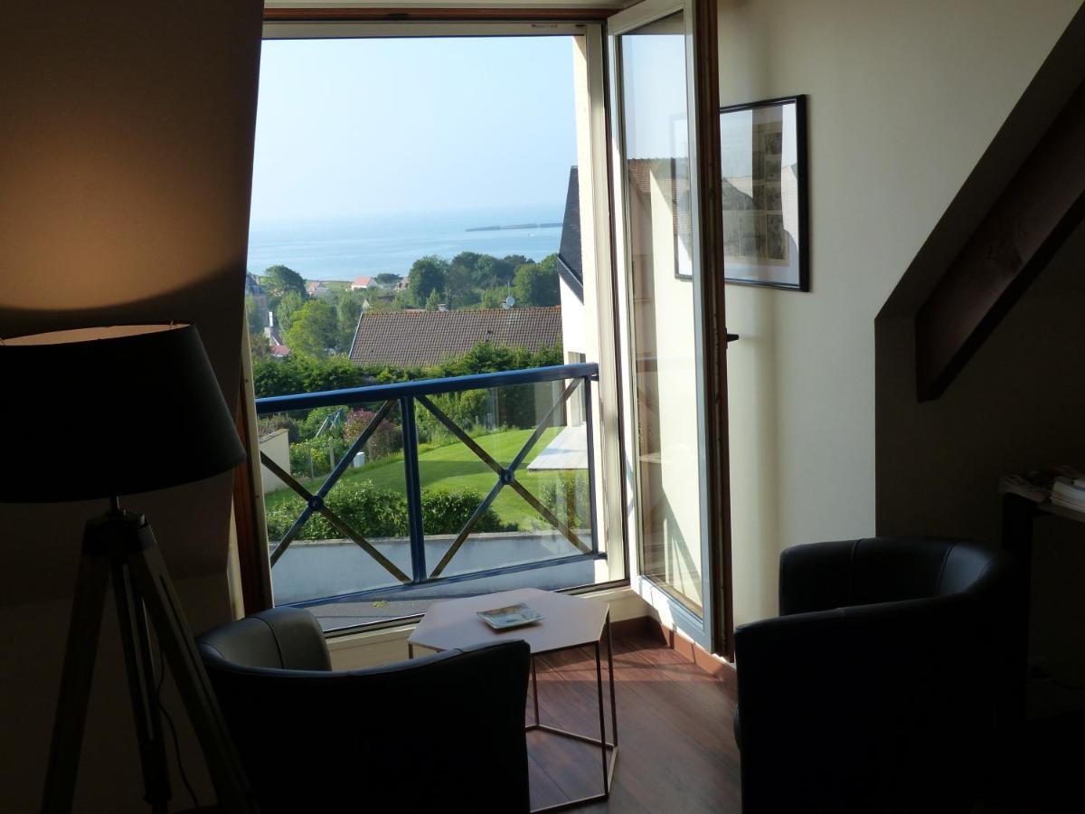 Le Ruban Bleu Face A La Mer Arromanches-les-Bains Bagian luar foto